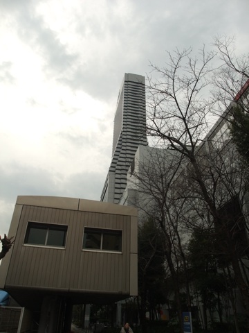 ホテル大阪ベイタワー -シングル20平米の広さは快適！